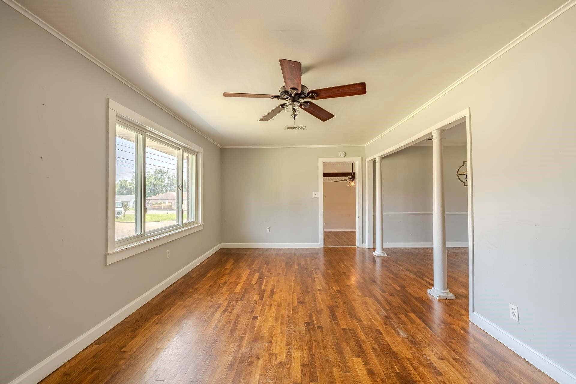 111 N ELM ST