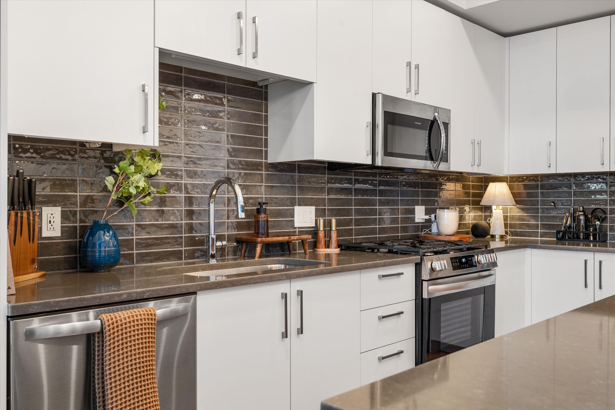 1212 Demonbreun St 1203