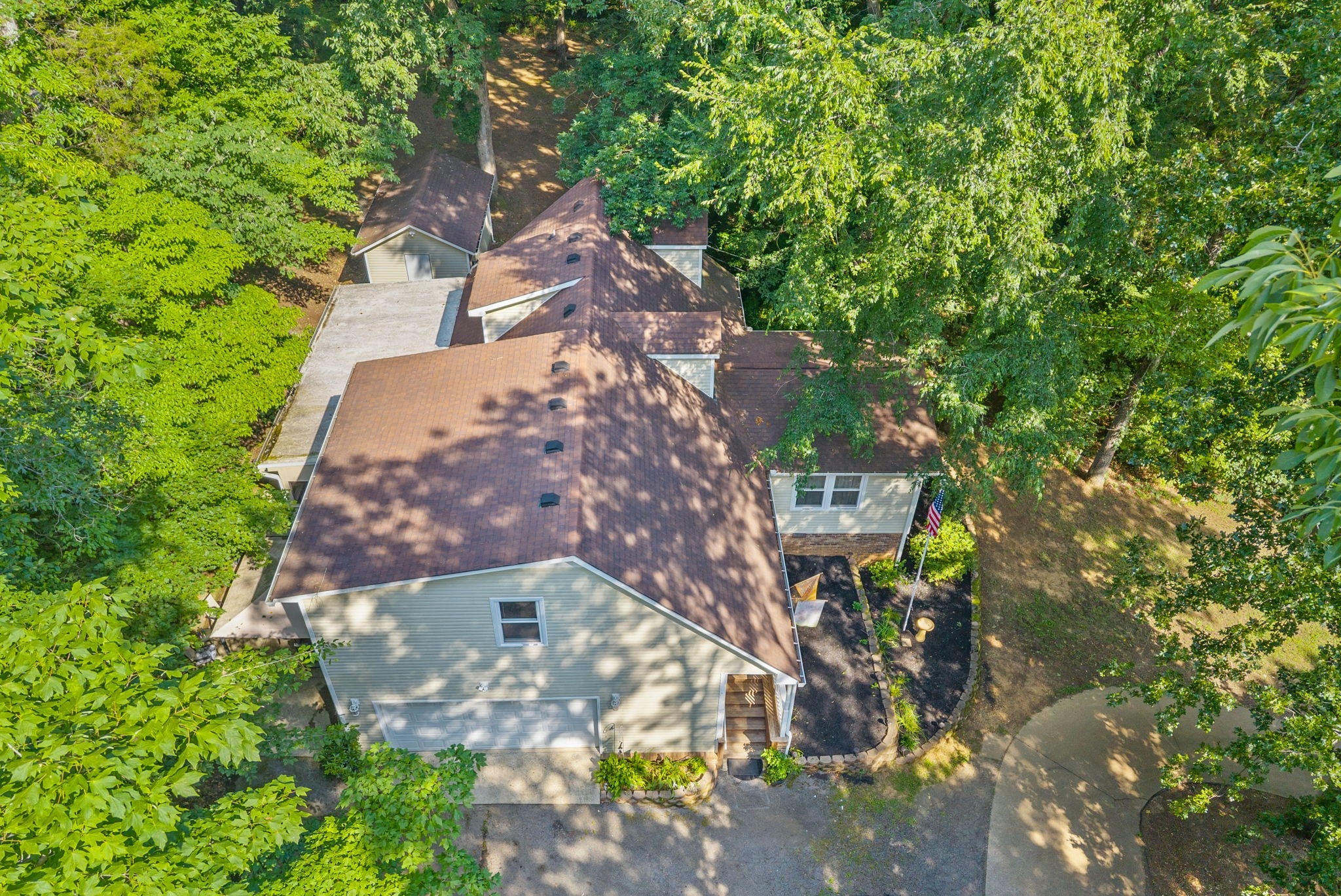1890 Garwood Dr