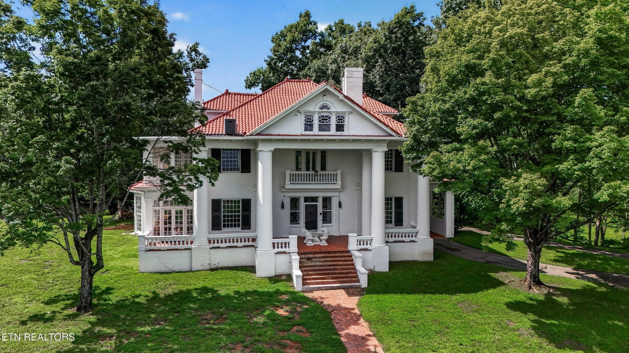 412 S Main St