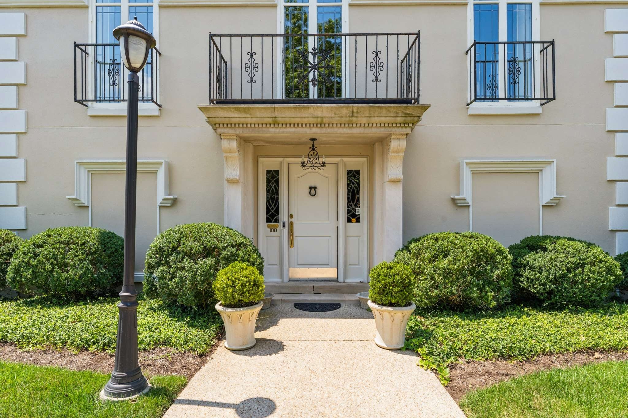 615 Belle Meade Blvd 100