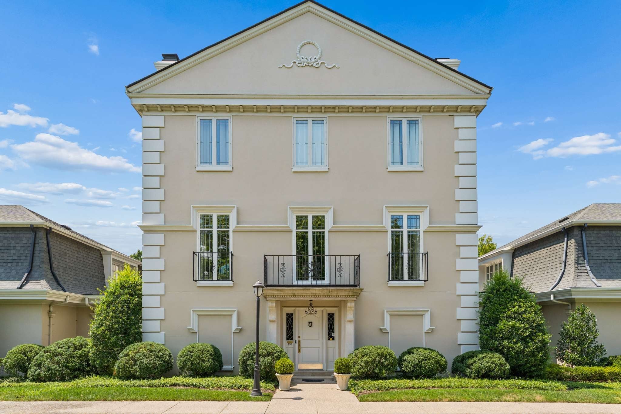 615 Belle Meade Blvd 100