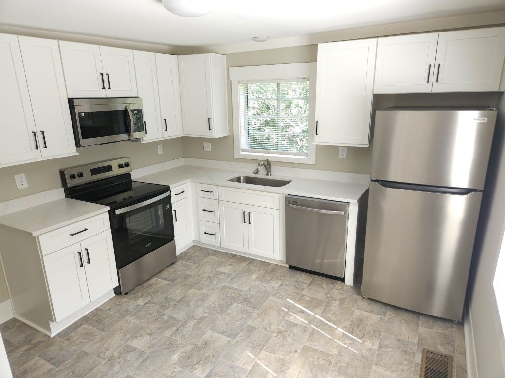 305 4th Ave A