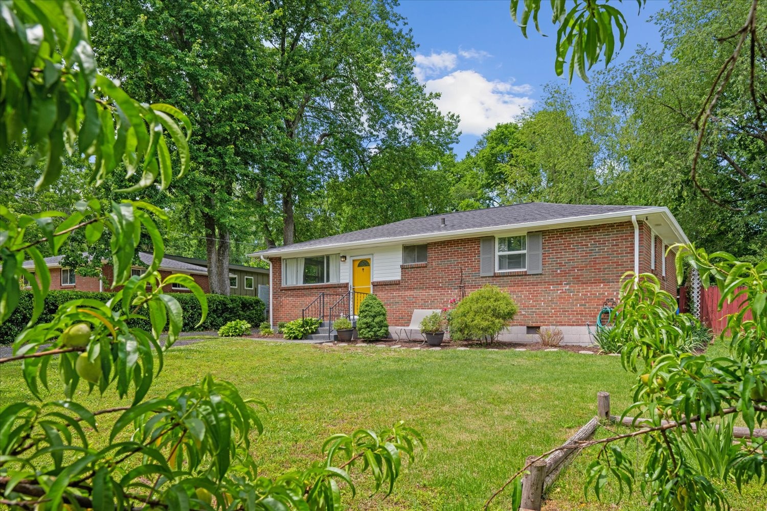2920 Twin Lawn Dr