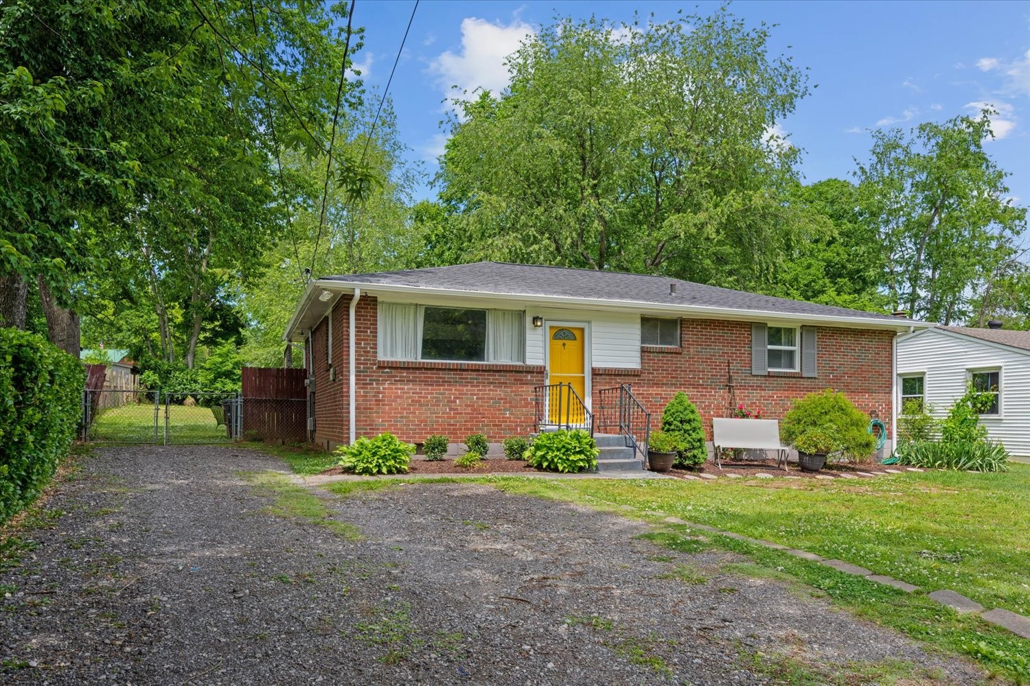 2920 Twin Lawn Dr
