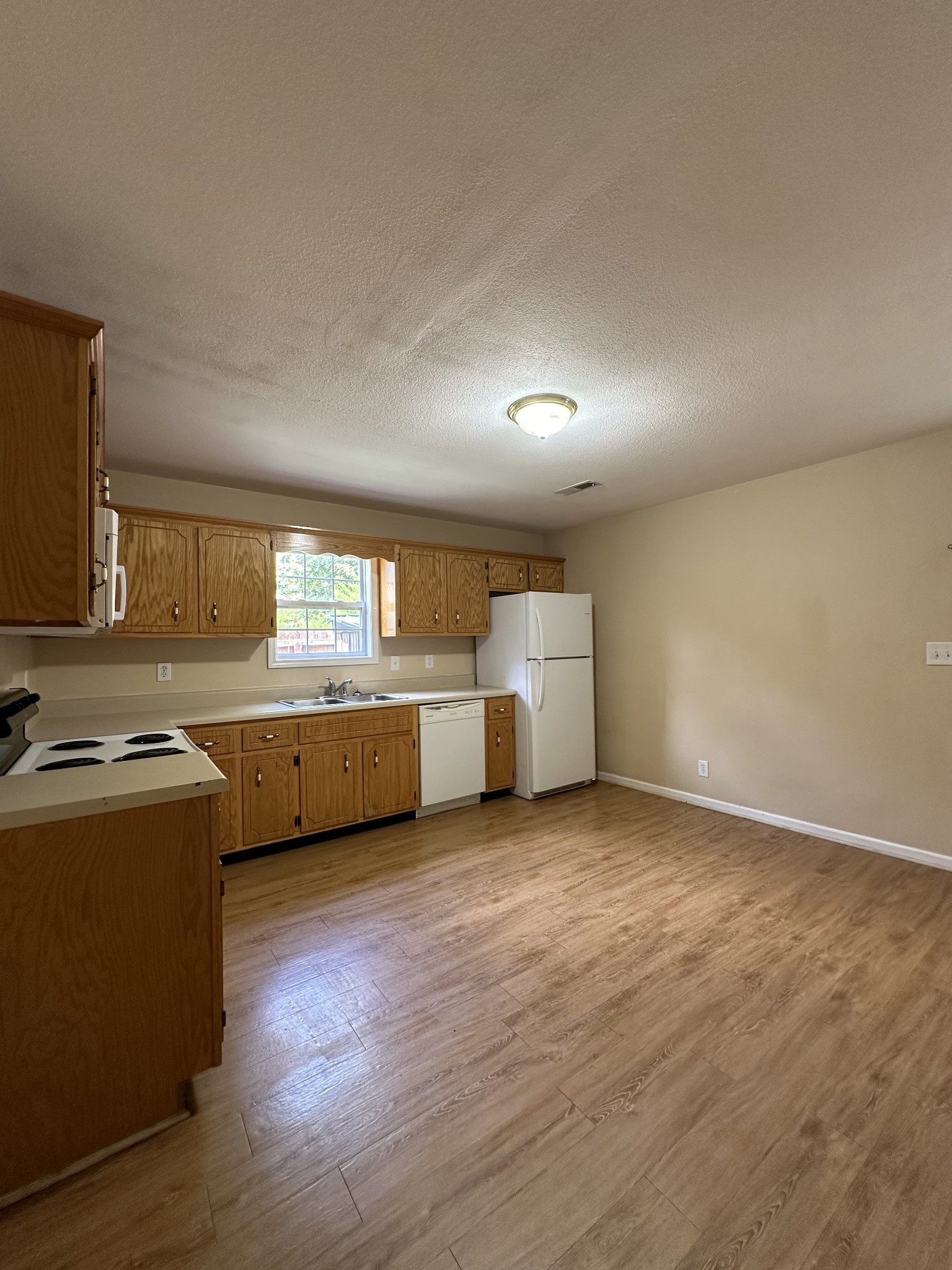 272 Executive Ave A