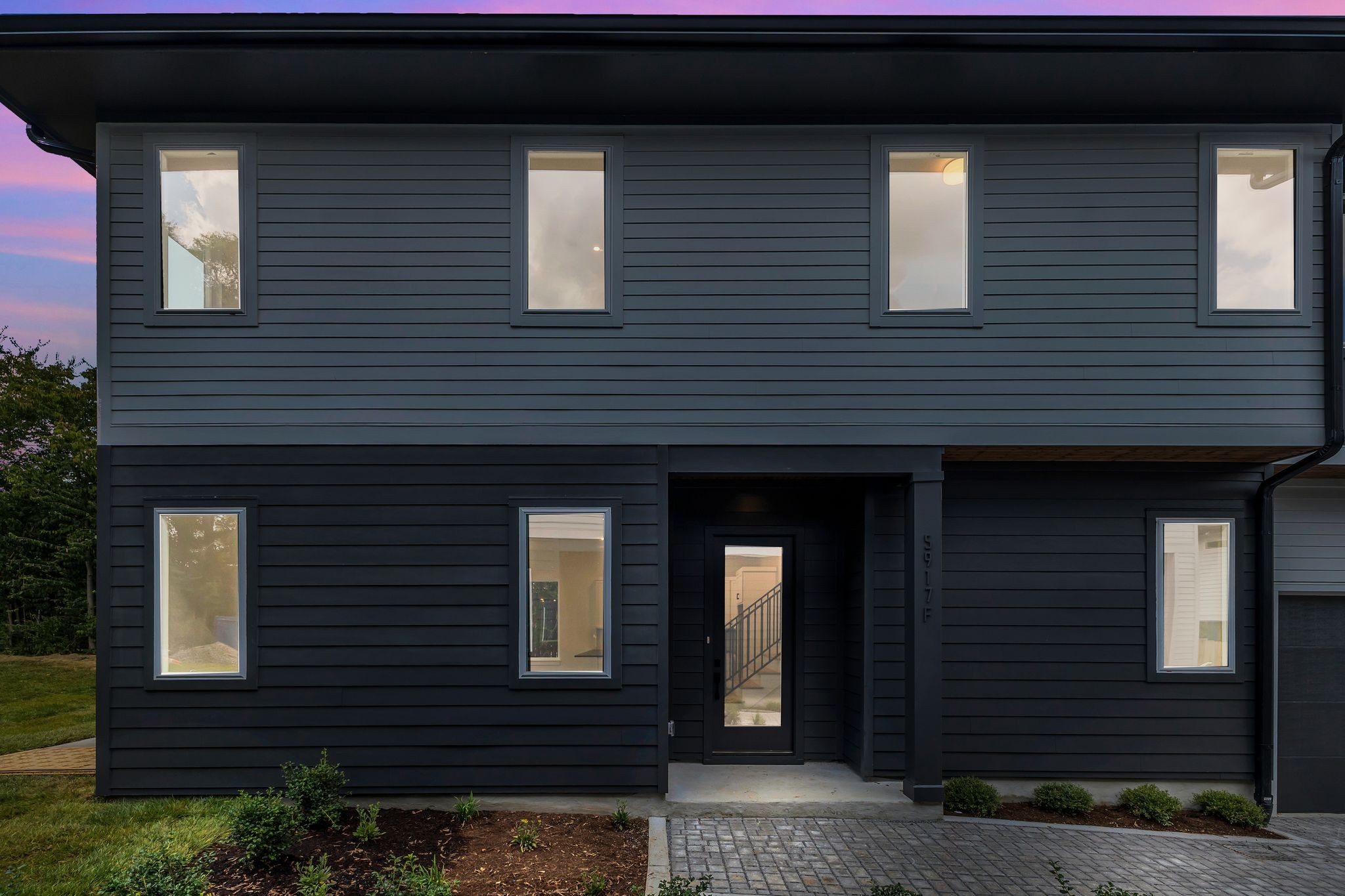 5917F Robertson Ave F