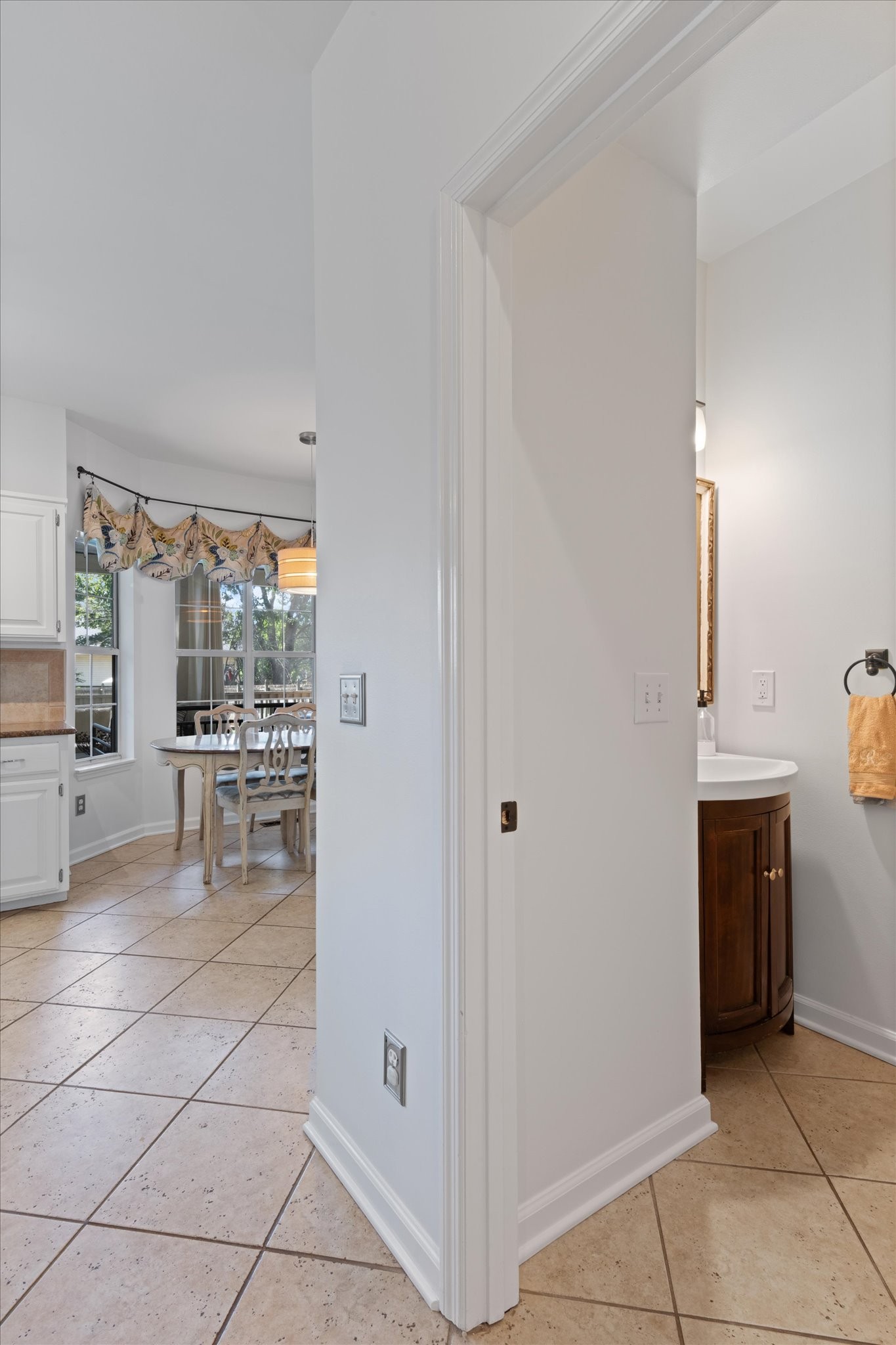 Photo 11 of 25 of 217 Hideaway Trl house
