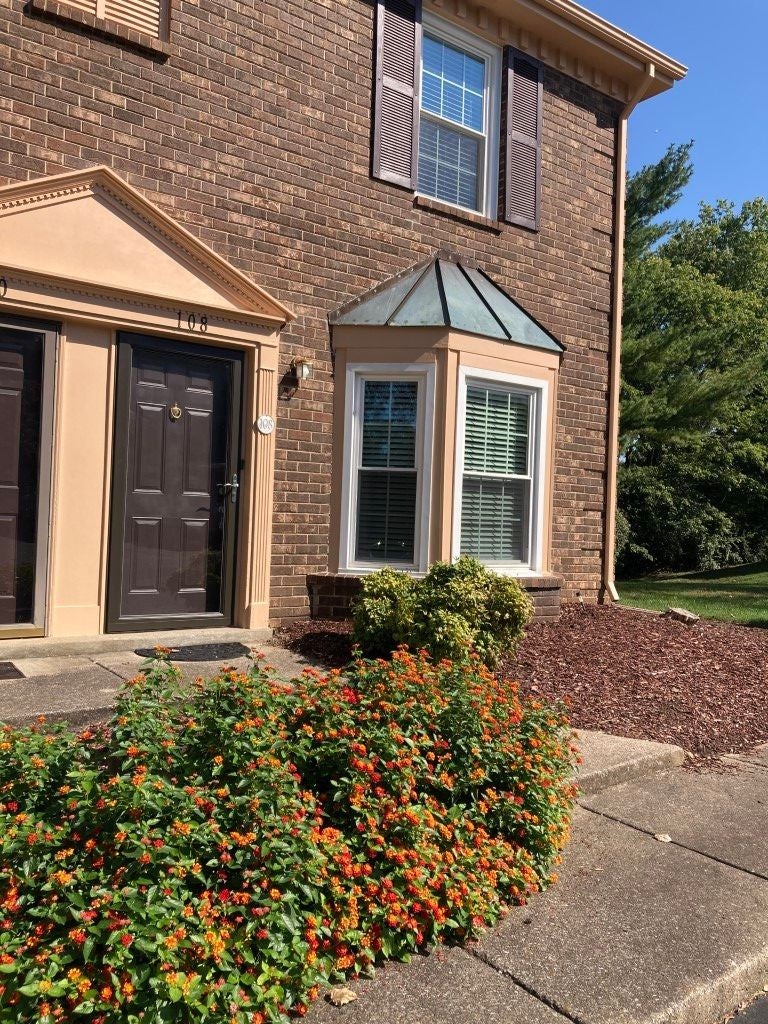 2.0-bed rental at 108 Lakebrink Dr