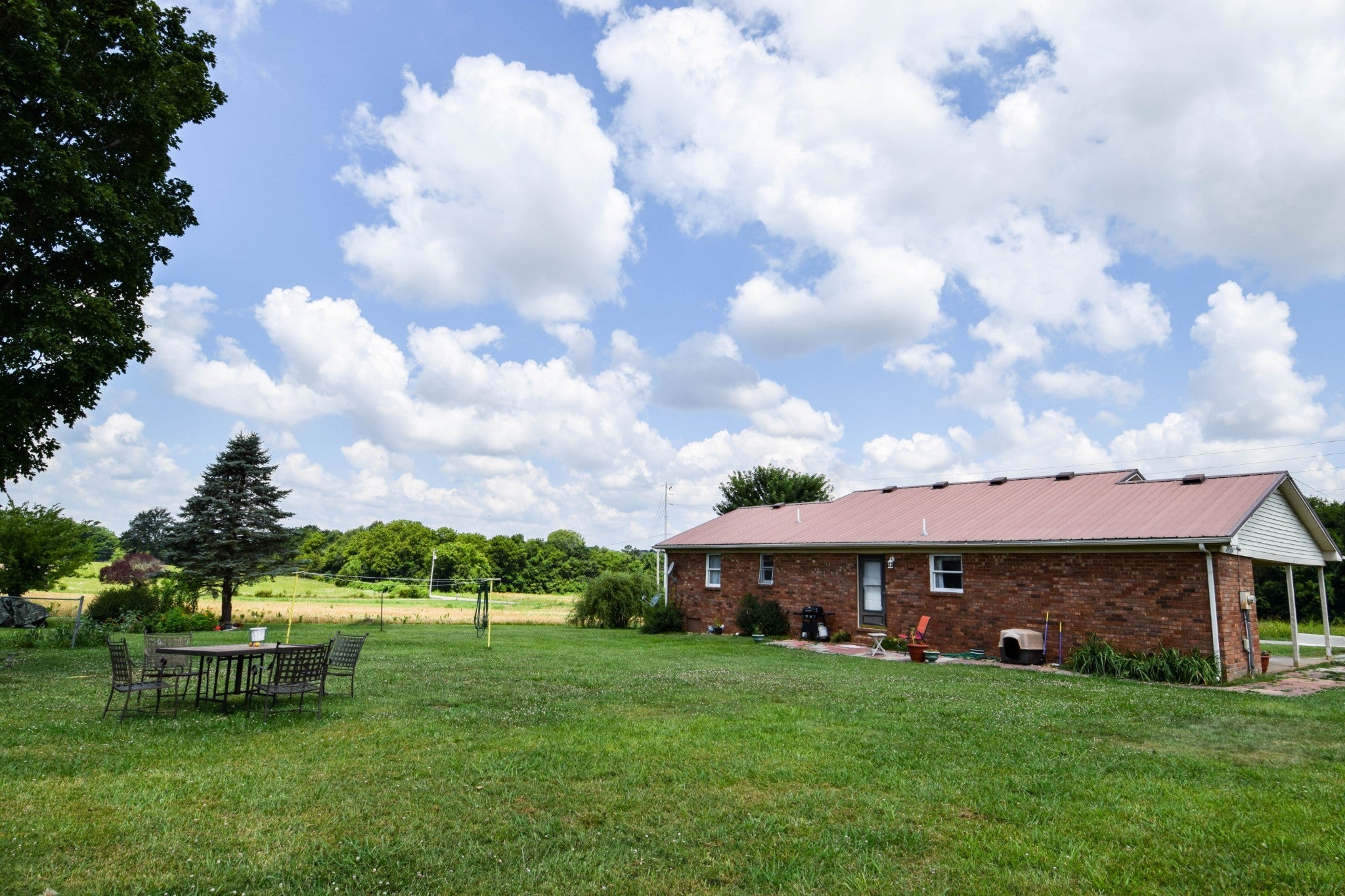 135 Old Hwy 52W