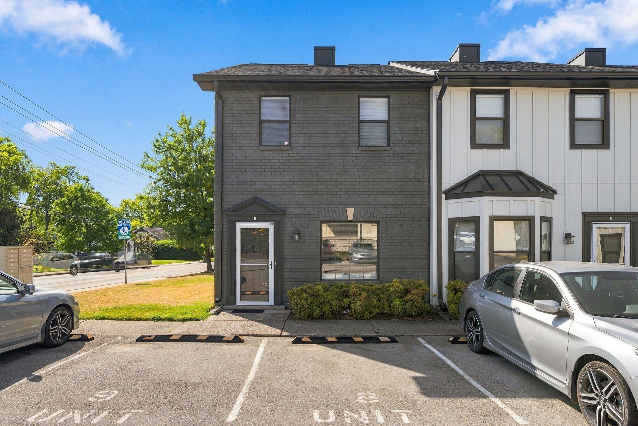 2.0-bed rental at 2112 Blair Blvd 9