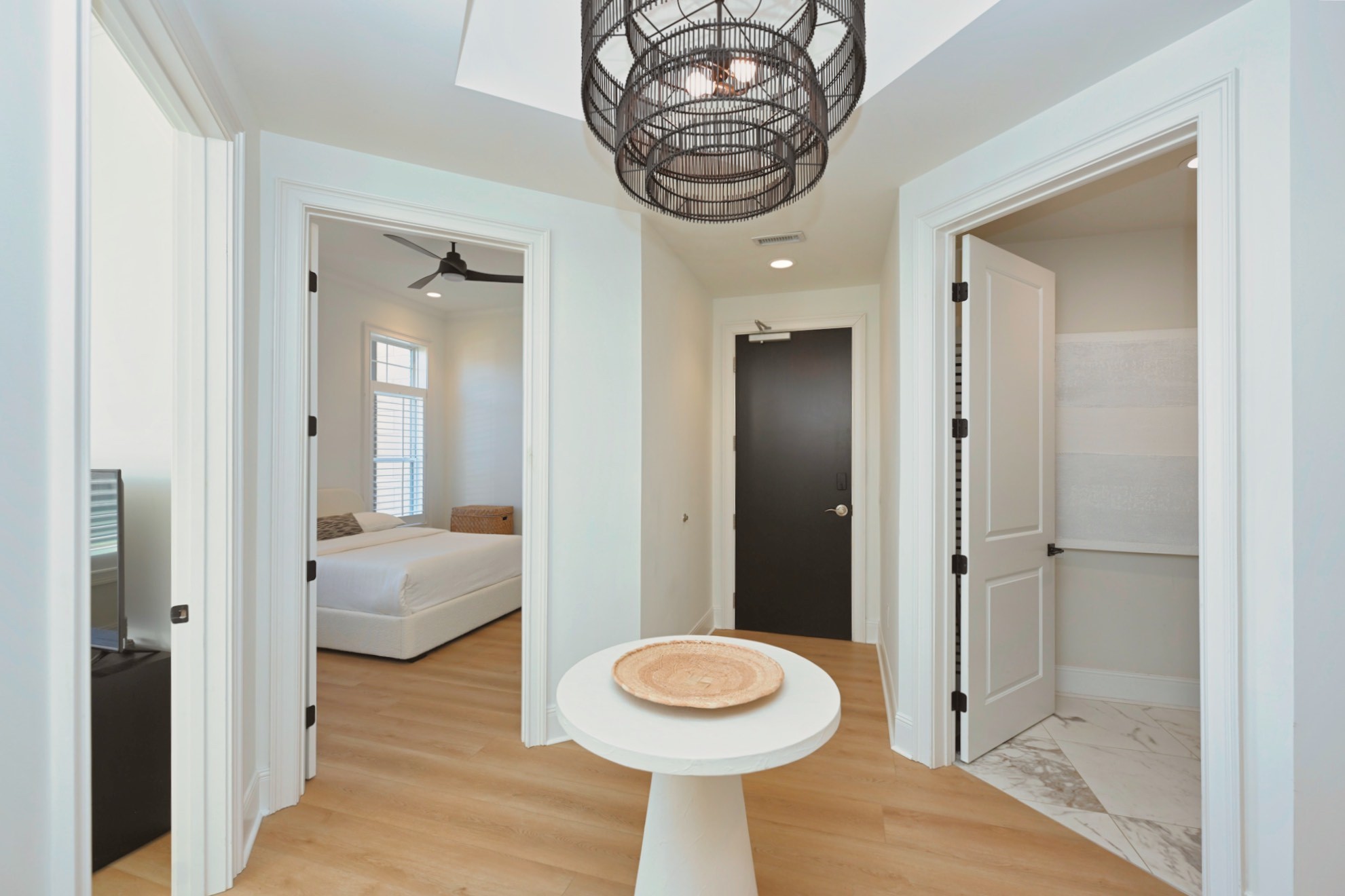 1024 Club View Dr E 103