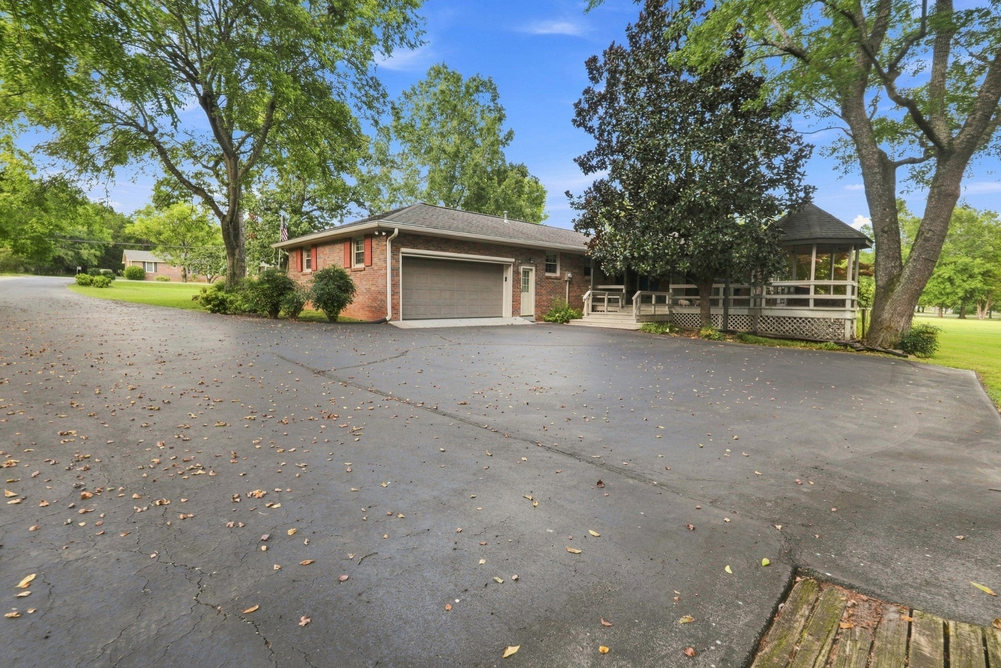 112 Cedar Way Dr