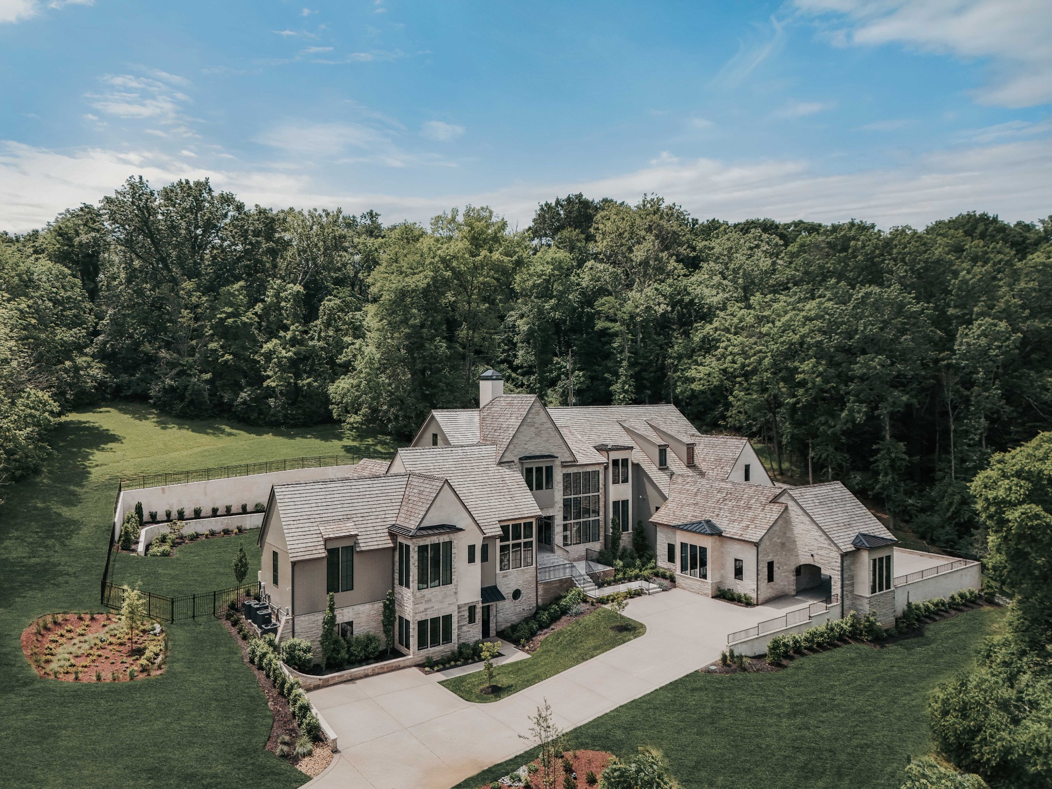 235 Robin Hill Rd