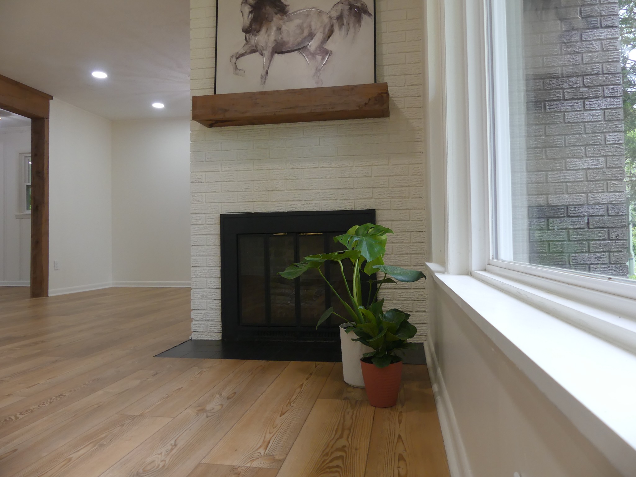 205 W 5th St