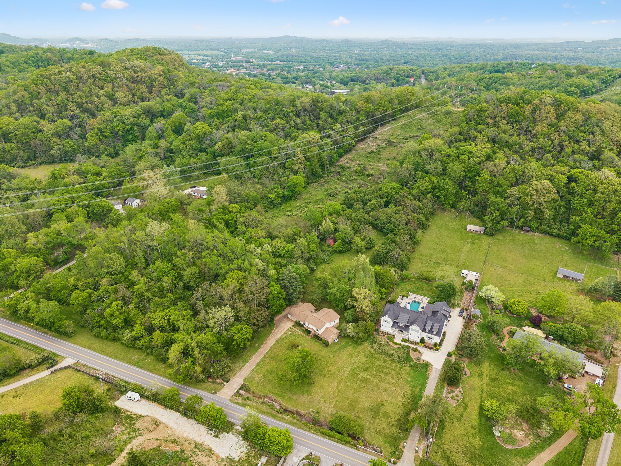 1352 Holly Tree Gap