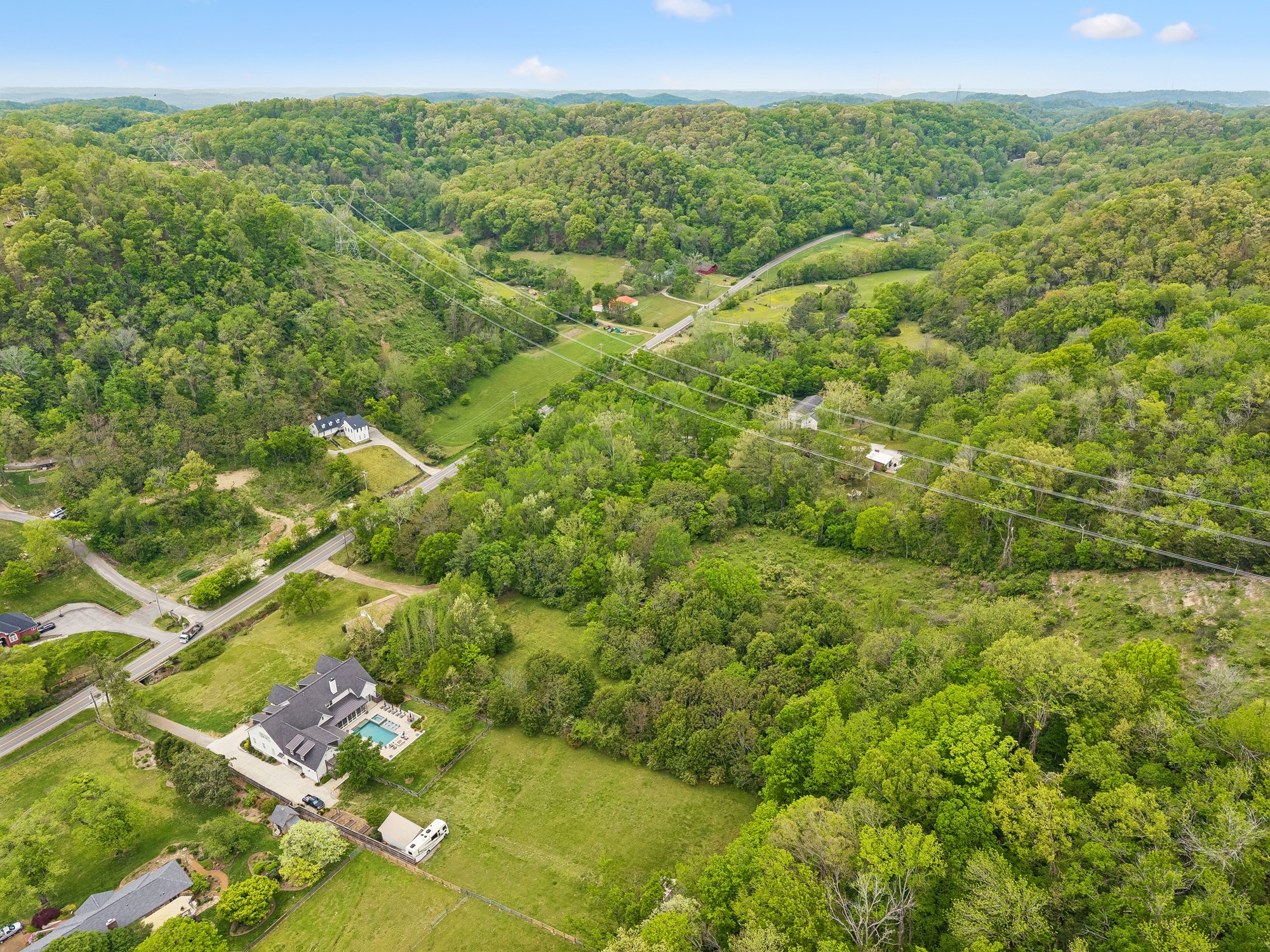 1352 Holly Tree Gap