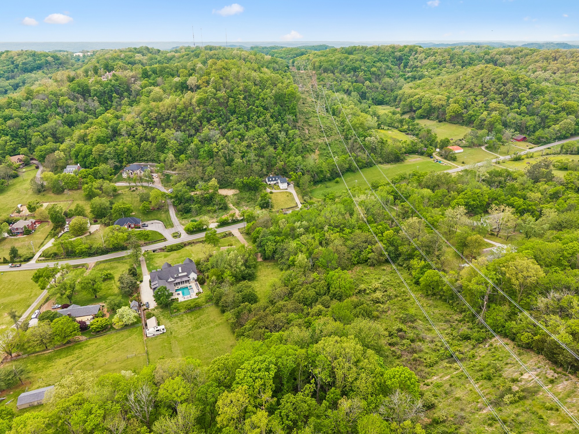 1352 Holly Tree Gap