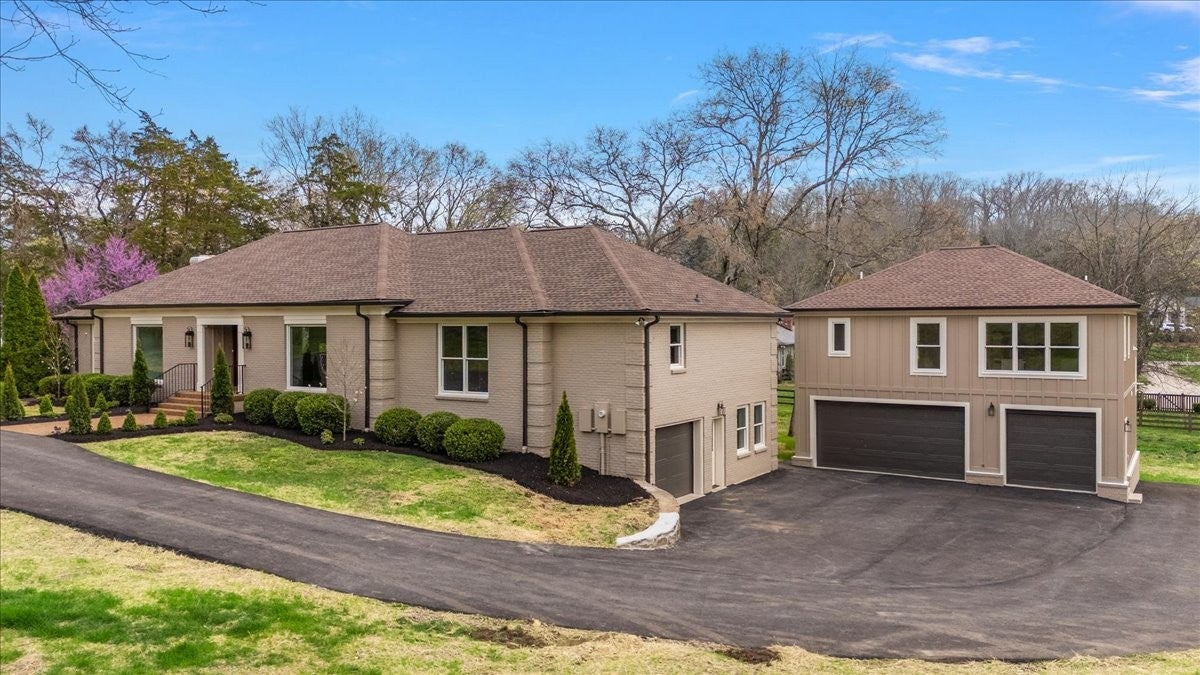 1409 Sneed Rd W