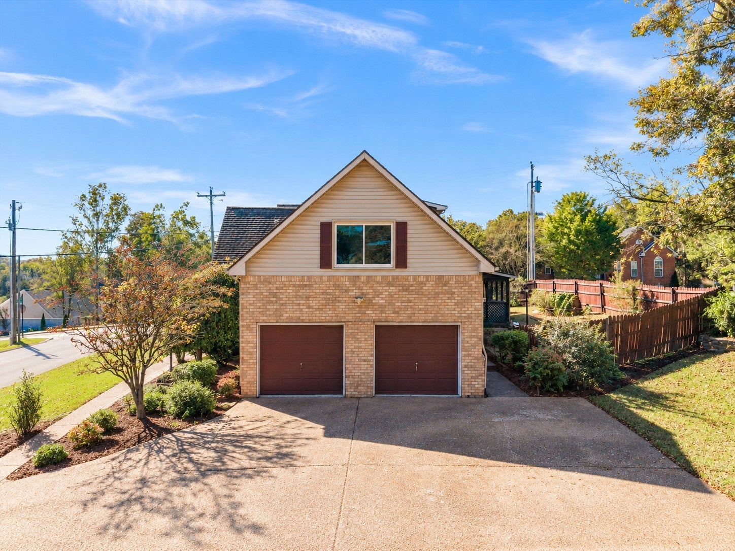 1025 Singing Springs Rd