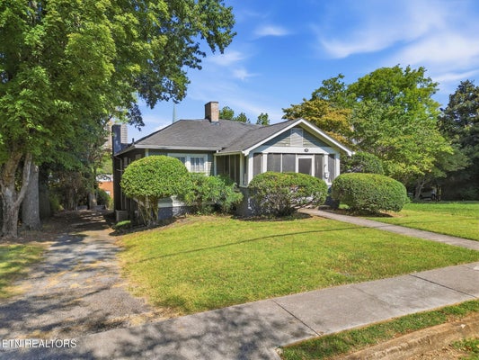 215 W GODDARD AVE, MARYVILLE, TN 37803 - Image 63d5c42ca345e8cf2d9f29e68e4e5847/1253512118