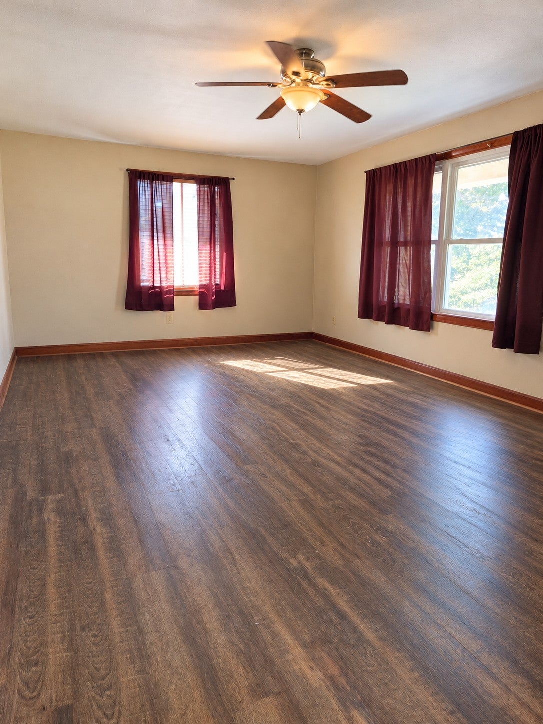 multi-family property for sale in Old Hickory, TN 37138, 172 Park Cir 172 Park Cir, Old Hickory TN 37138 multi-family property, photo 3 of 31