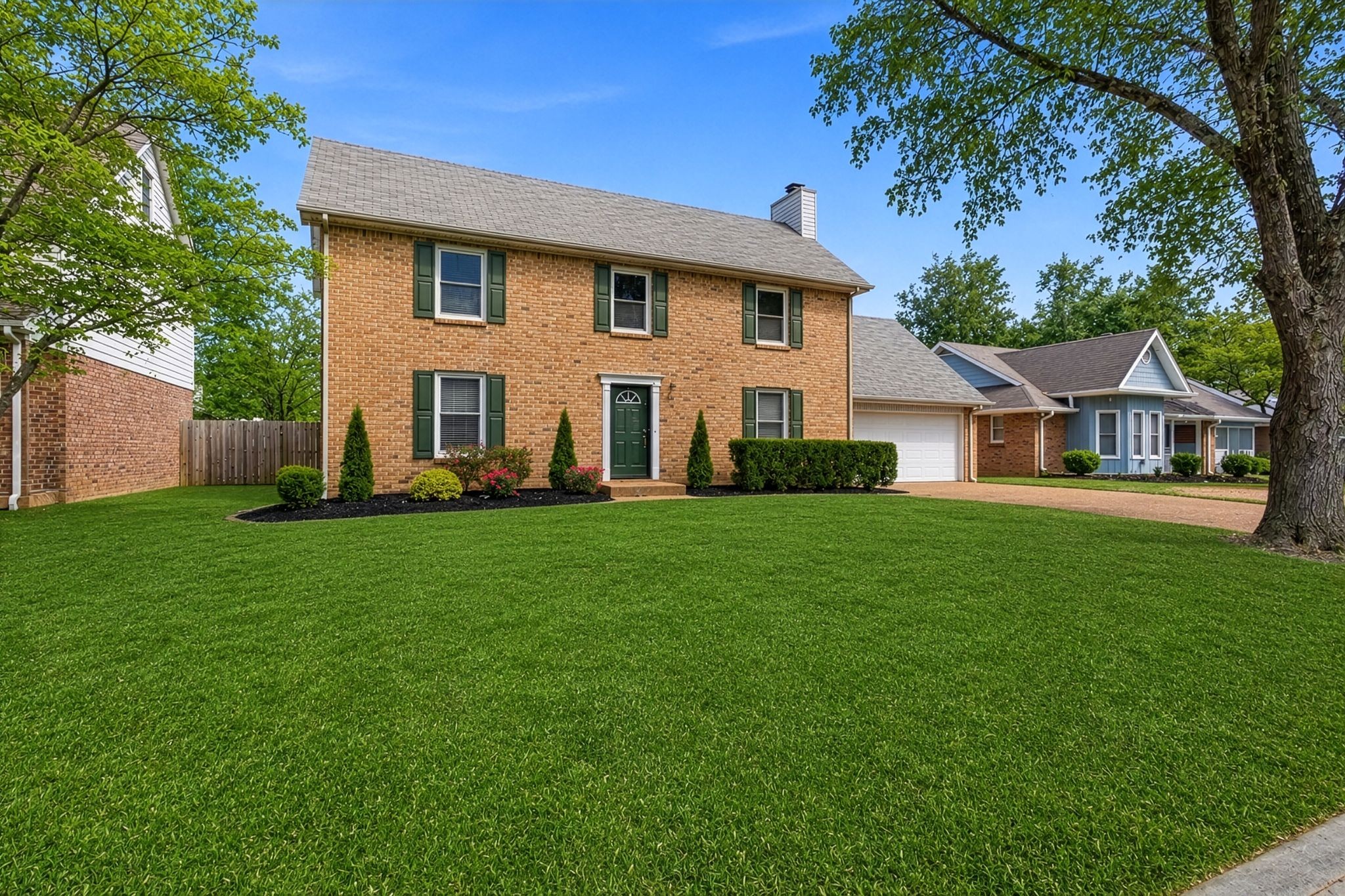 609 Sugartree Ln
