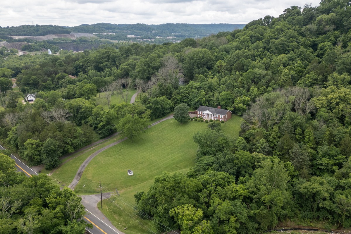 Middle Tennessee Properties 4 6908 River Road Pike