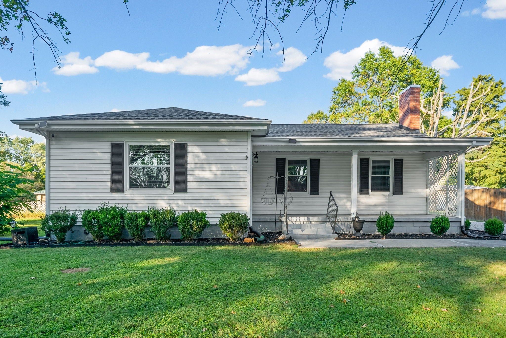 1710 Parkview Dr