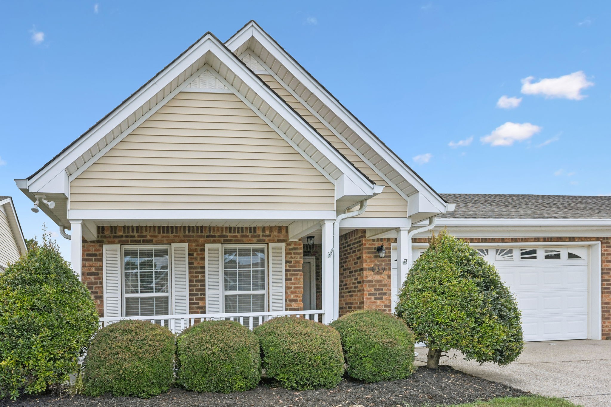 639 Forest Glen Cir