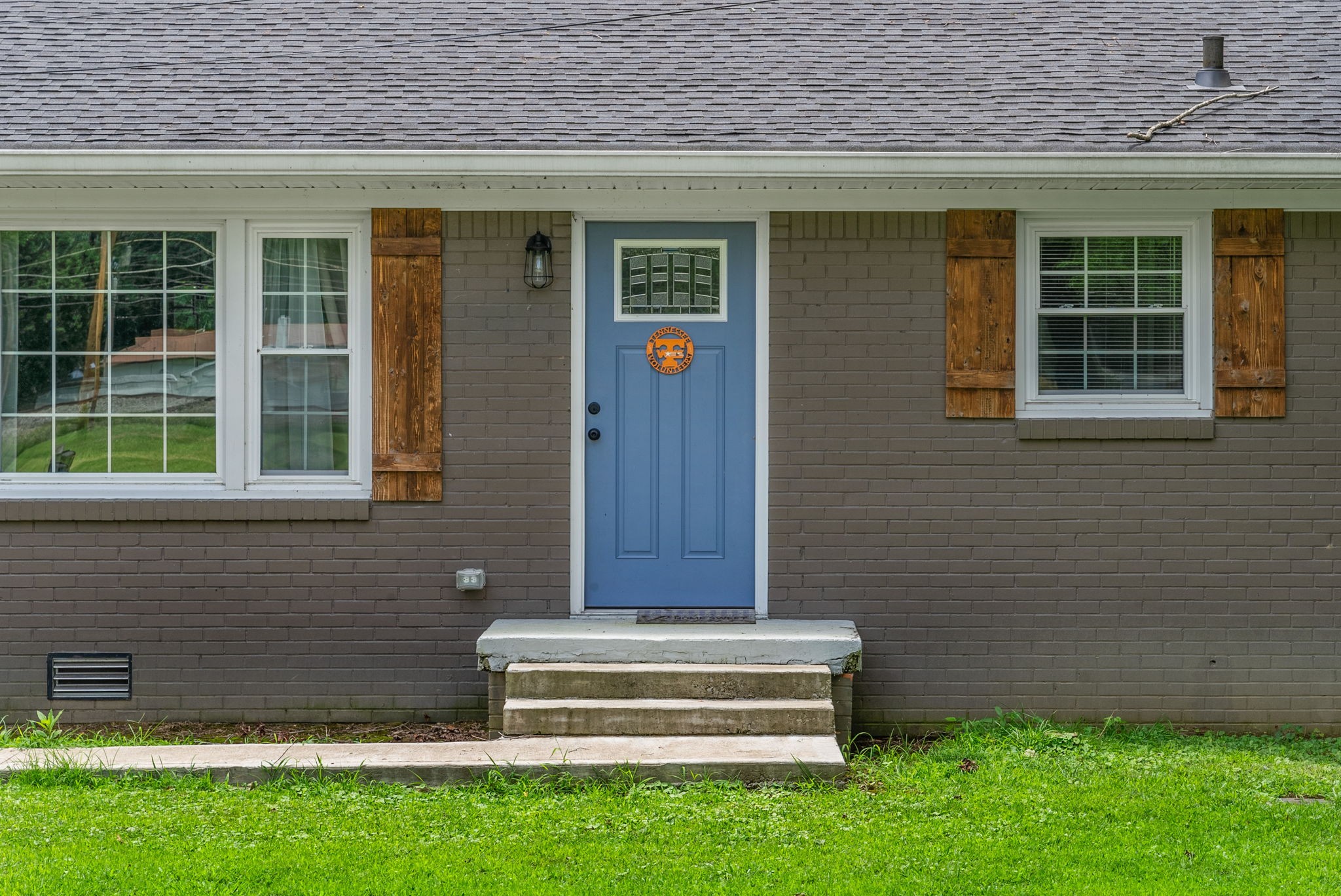 216 Sunset Dr