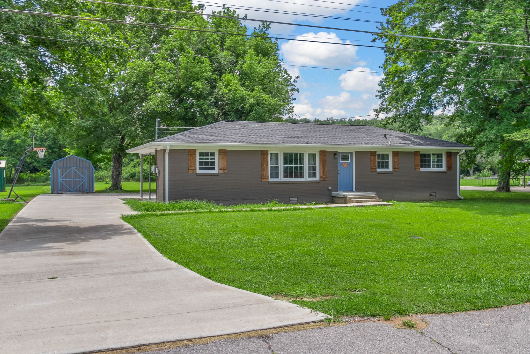 216 Sunset Dr