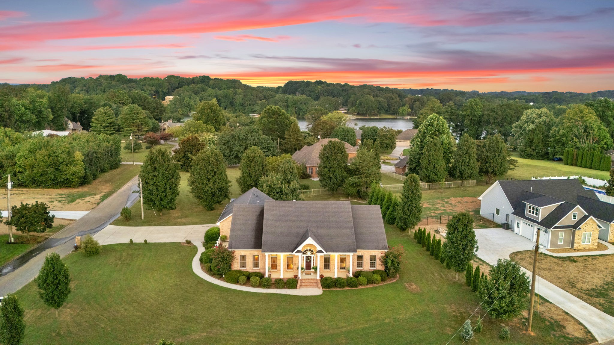 594 Waters Edge Dr