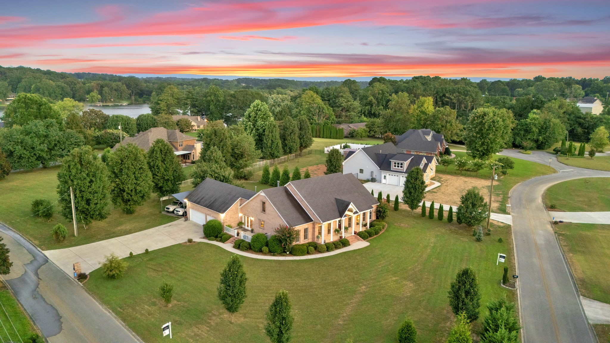 594 Waters Edge Dr