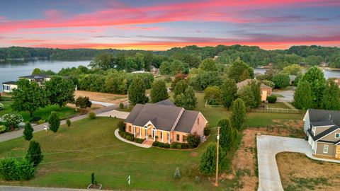 594 Waters Edge Dr Estill Springs TN 37330