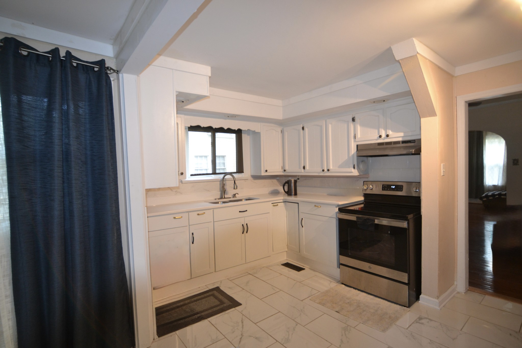 311 W 15th St