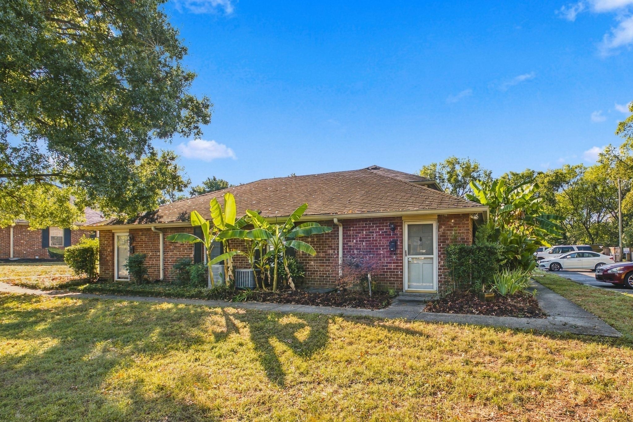 523 Harding Pl 10