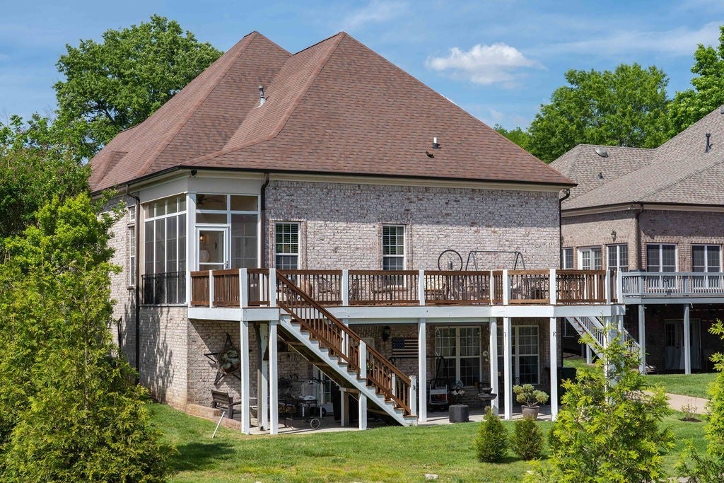 1111 Isaac Franklin Dr