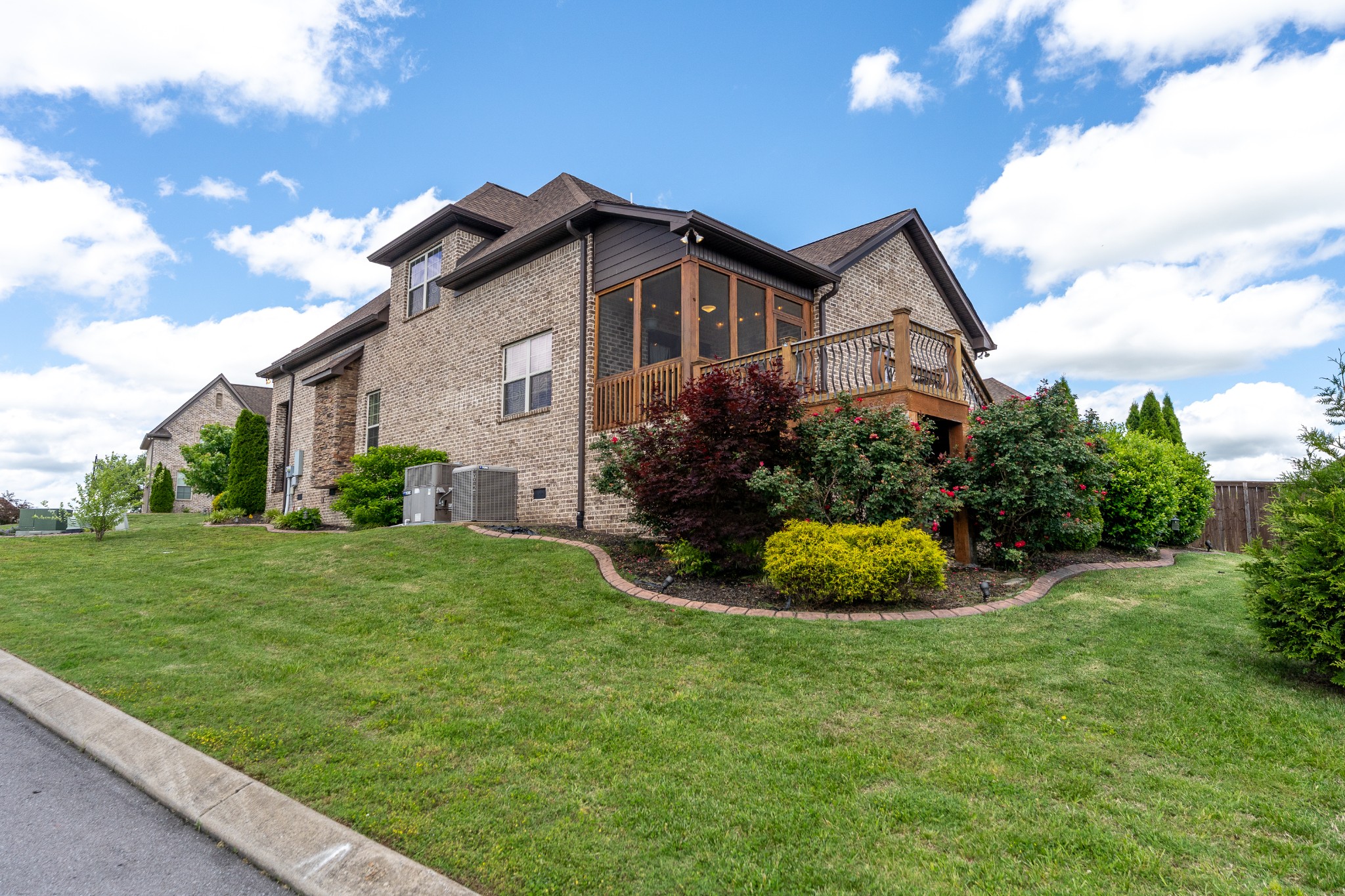 600 Southshore Pt