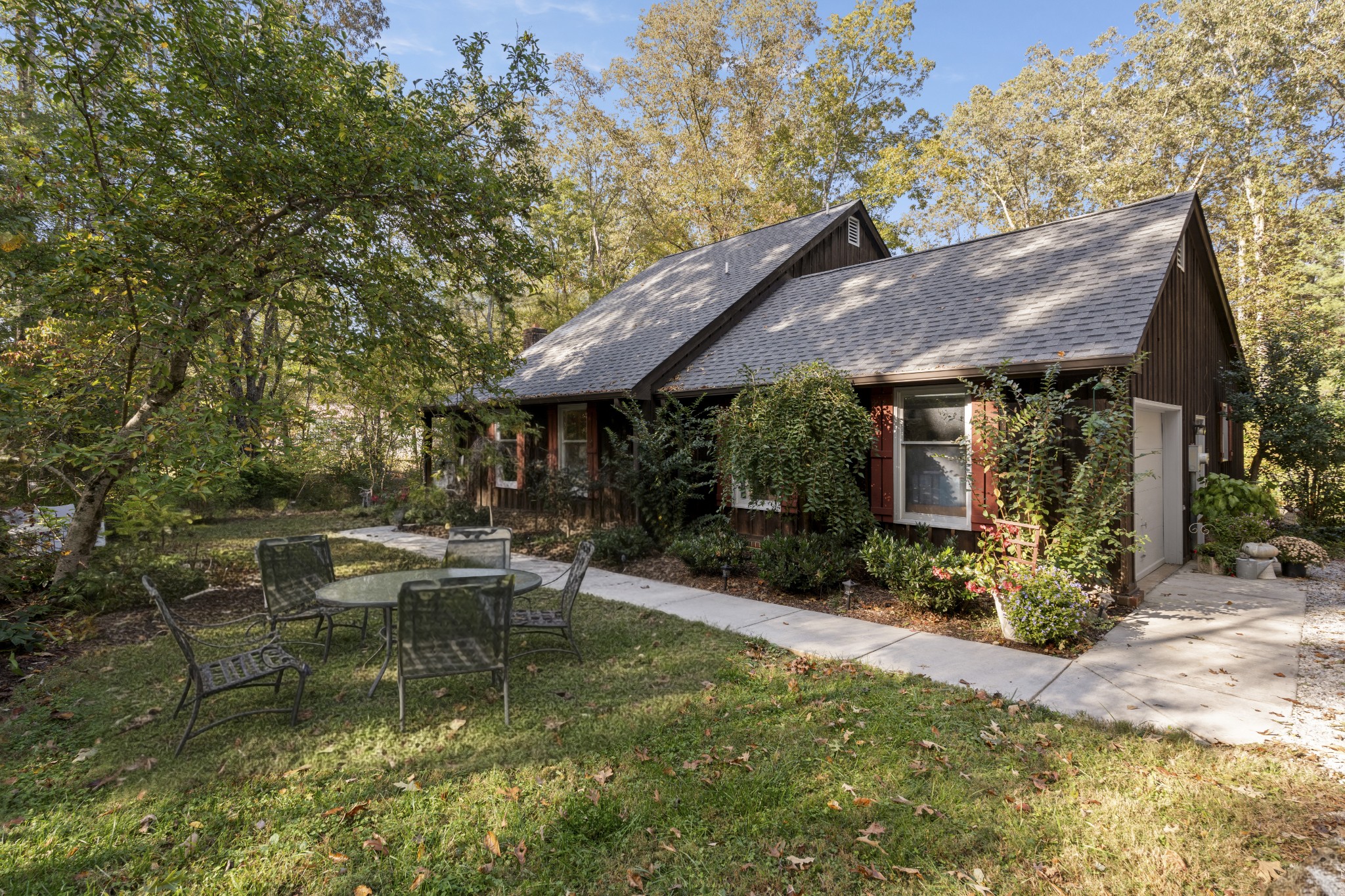 954 Belmont Rd