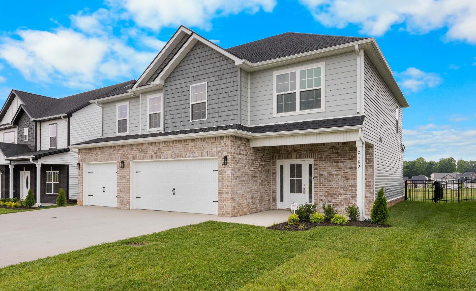 2582 Rafiki Dr