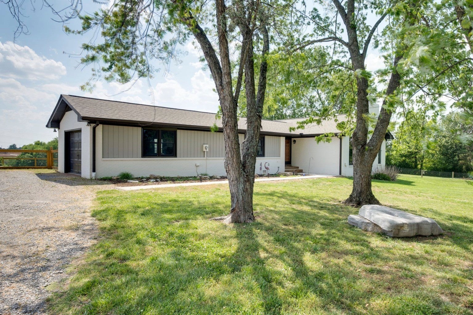 1071 Connie Dr