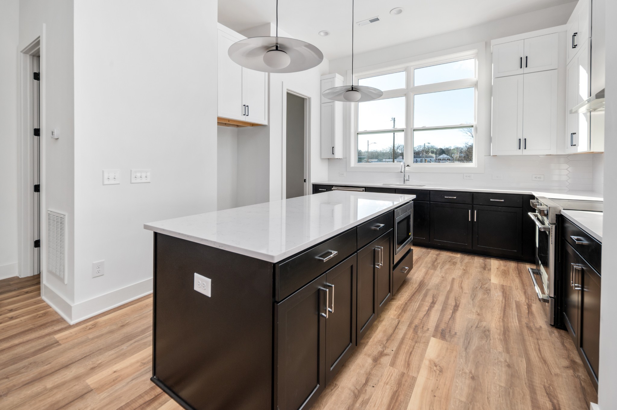 107 E 9th St D7