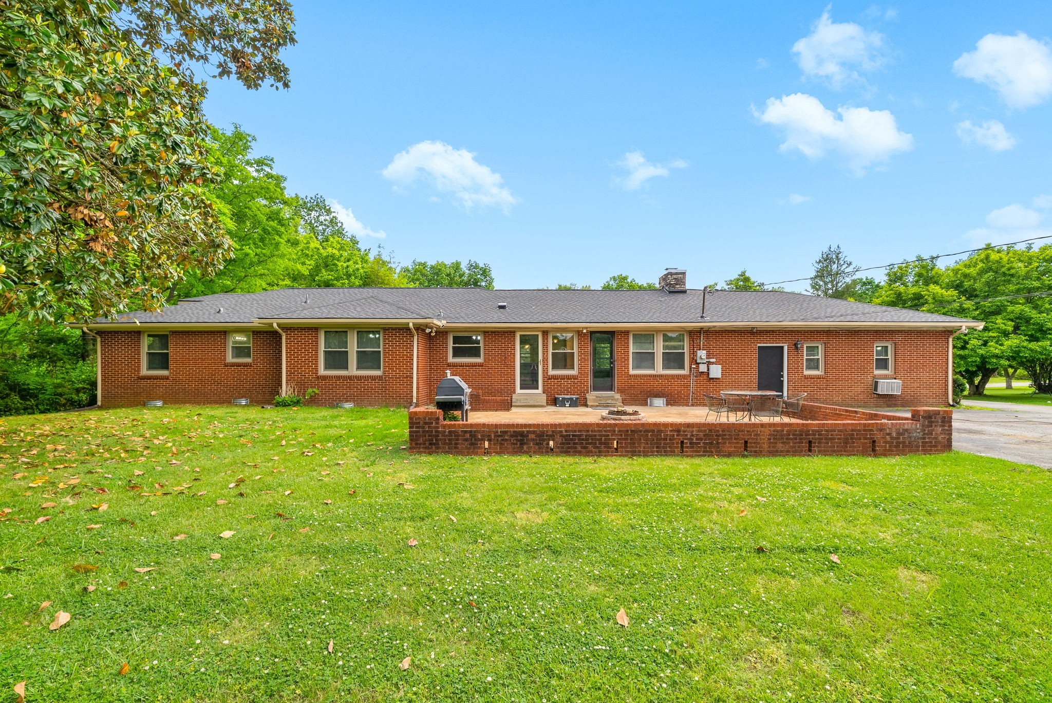 Clarksville, Tennessee 37043, United States, 4 Bedrooms Bedrooms, ,2 BathroomsBathrooms,Residential,Active,156962