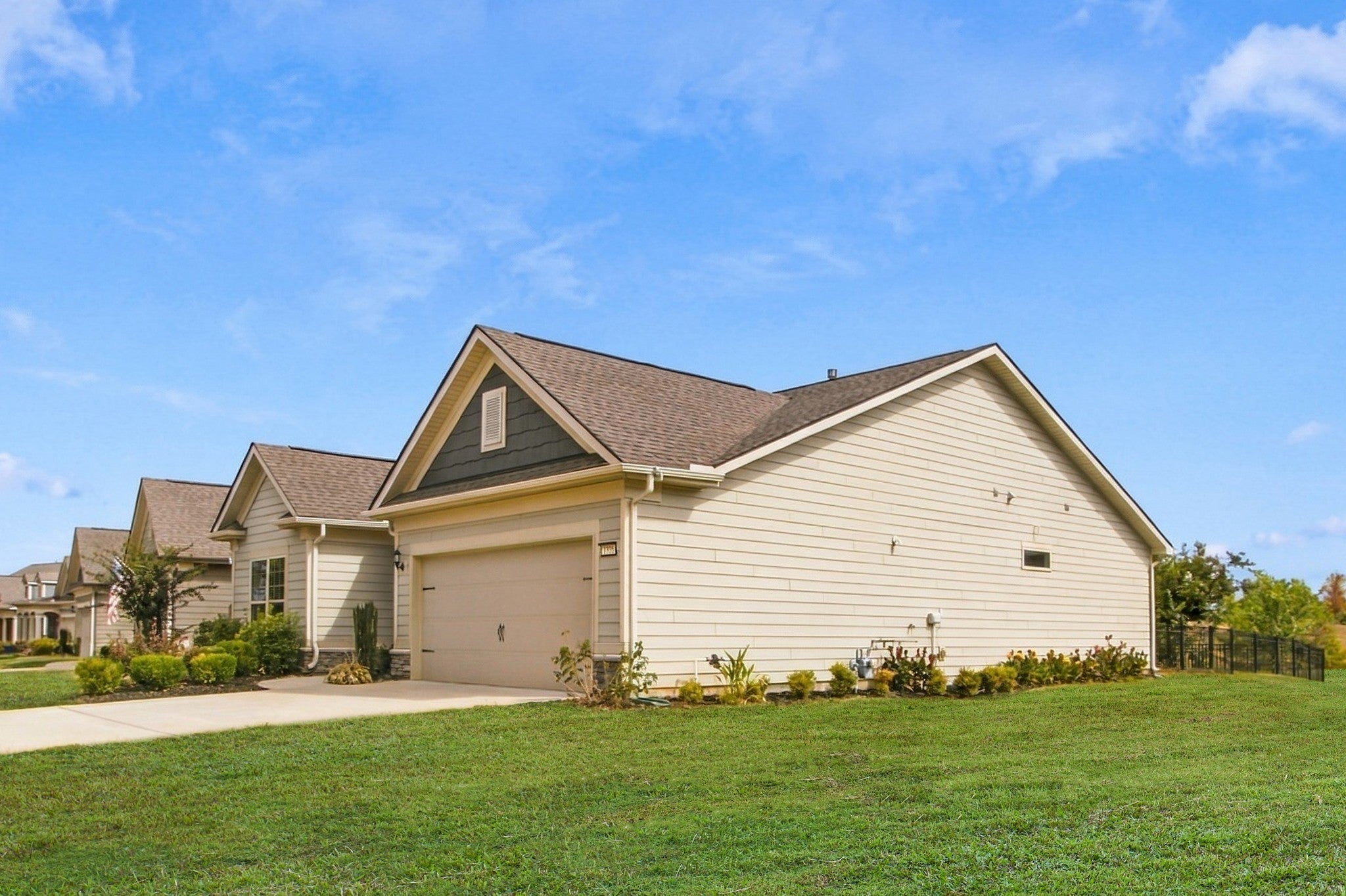 1335 Madison Ln