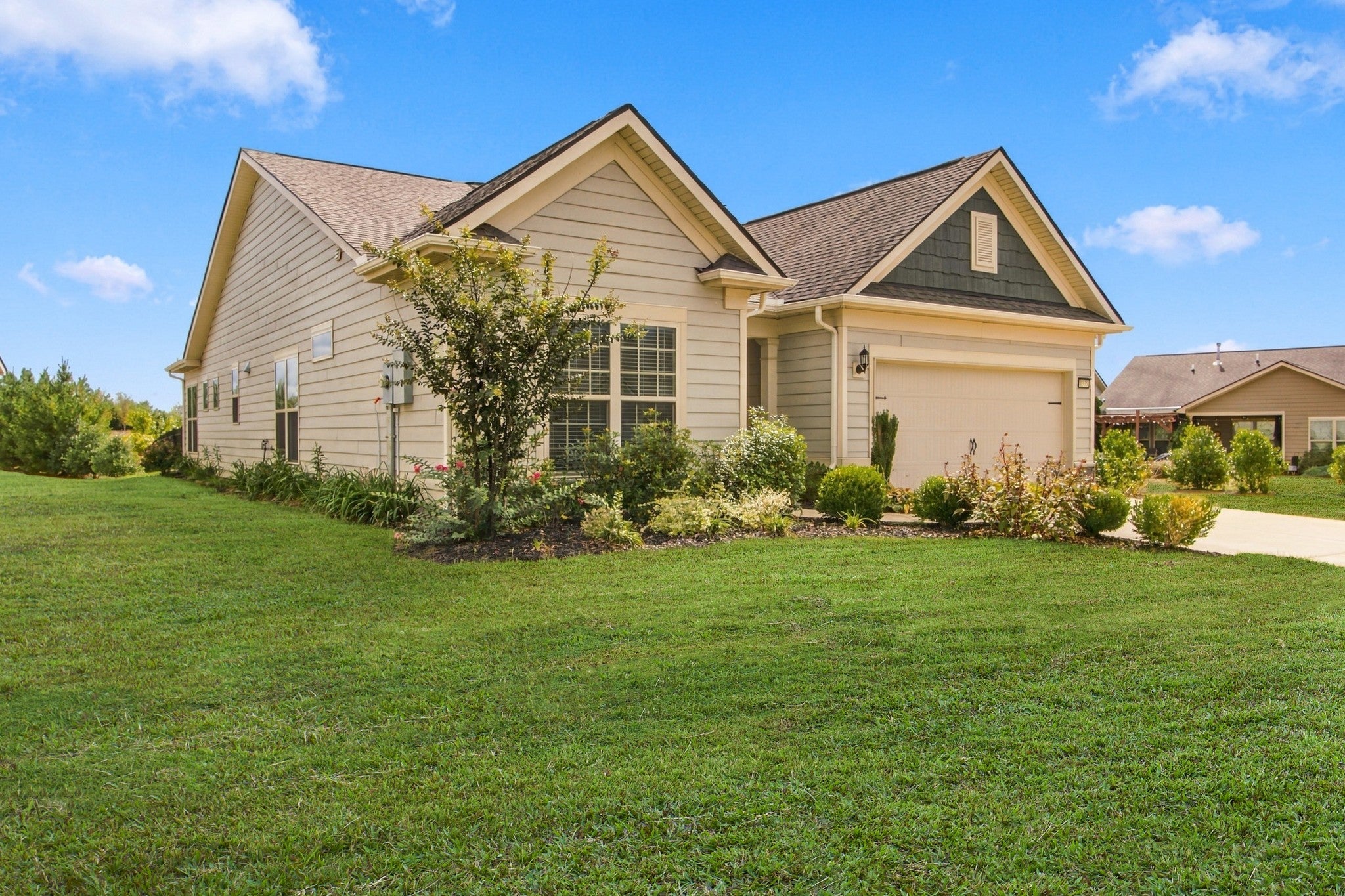 1335 Madison Ln