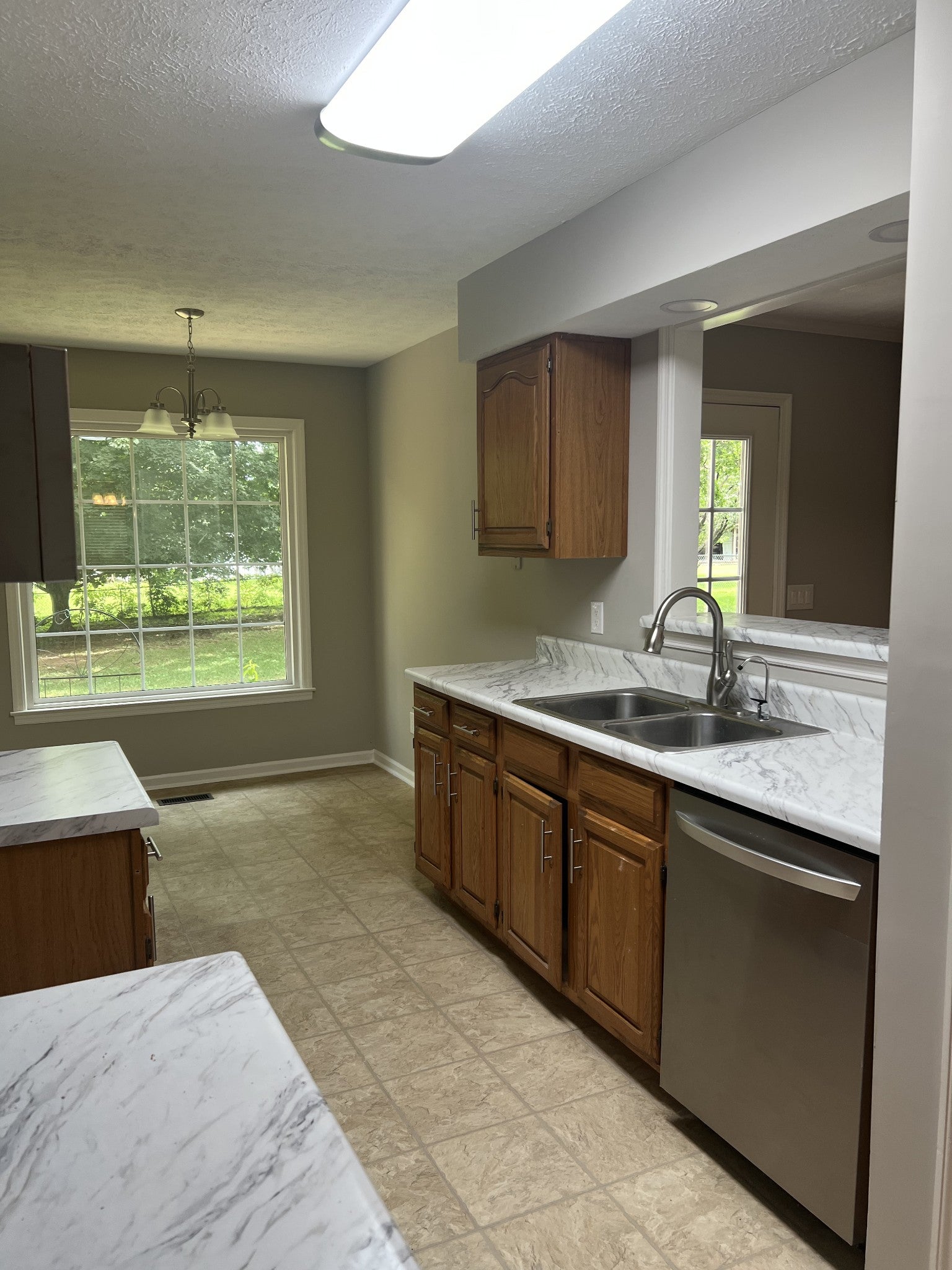 3-bed home for rent in Hermitage, TN 37076, 453 Harwell Dr 453 Harwell Dr, Hermitage TN 37076 3-bed home, photo 5 of 14