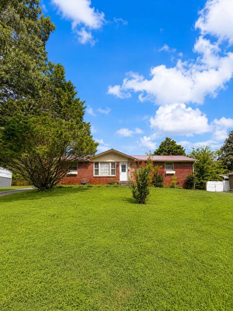 Photo of 204 Lakeshore Dr, Mc Minnville, TN 37110 (MLS # 3305299)