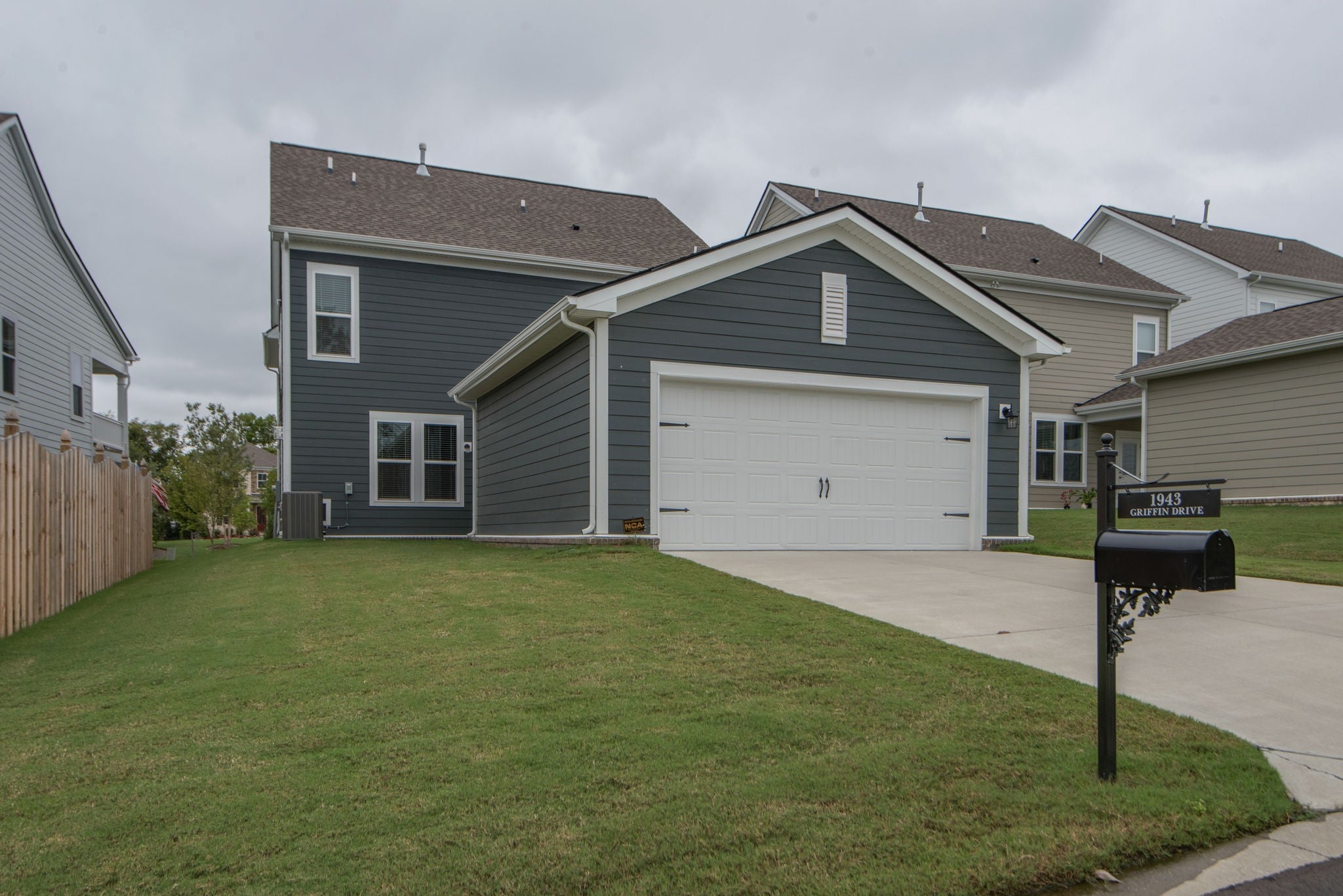 1943 Griffin Dr