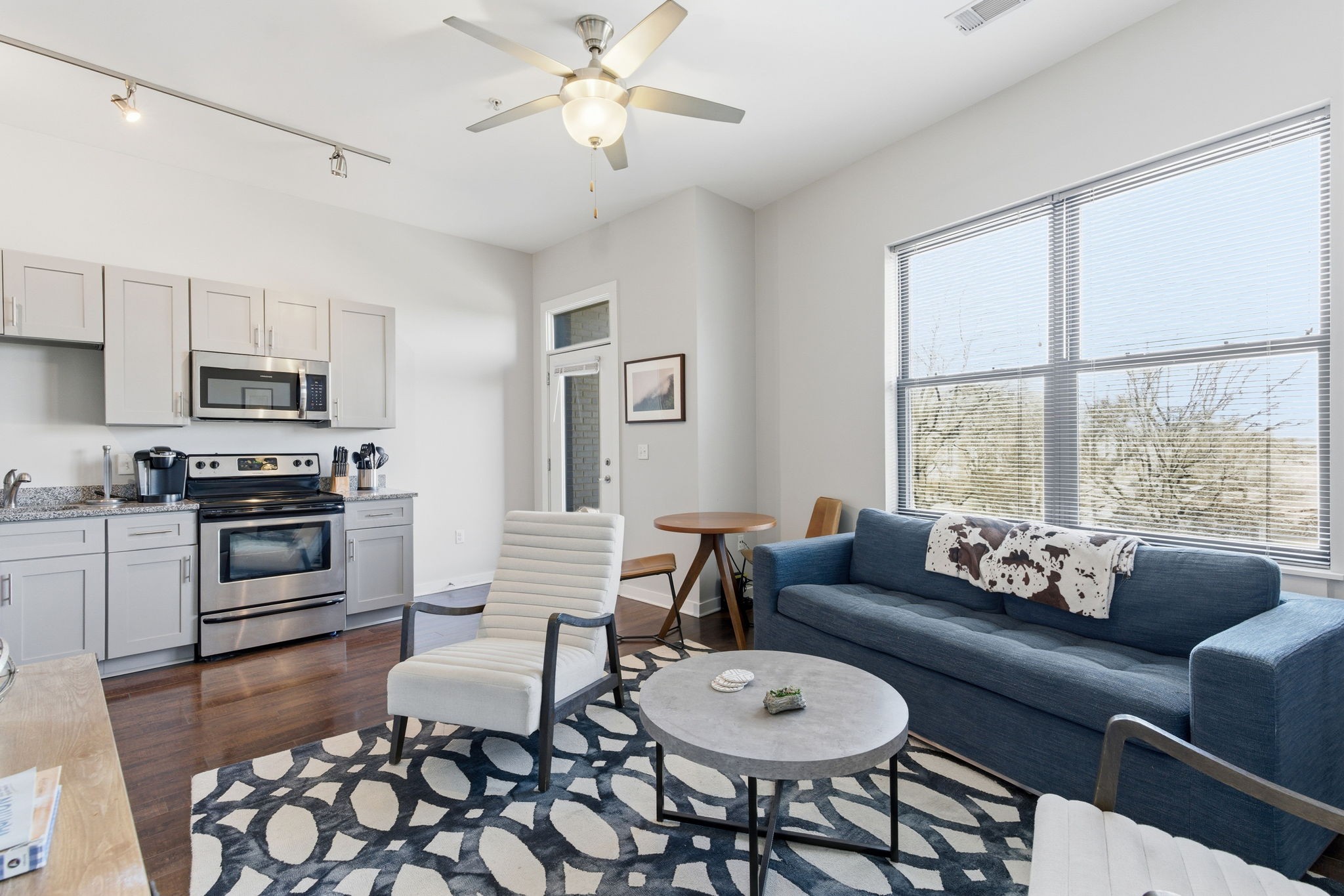 1700 Belcourt Ave 303